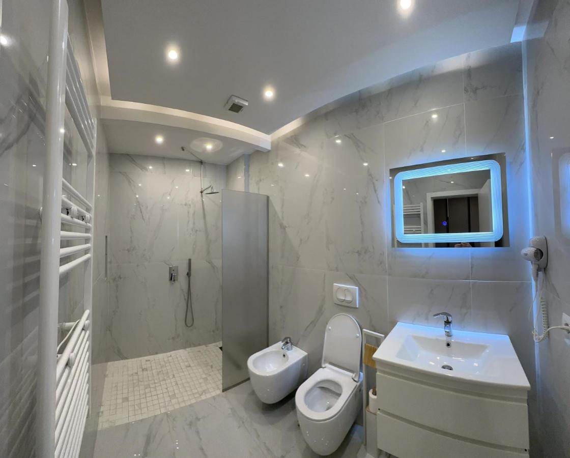 Hotel Colis Kamez Екстер'єр фото