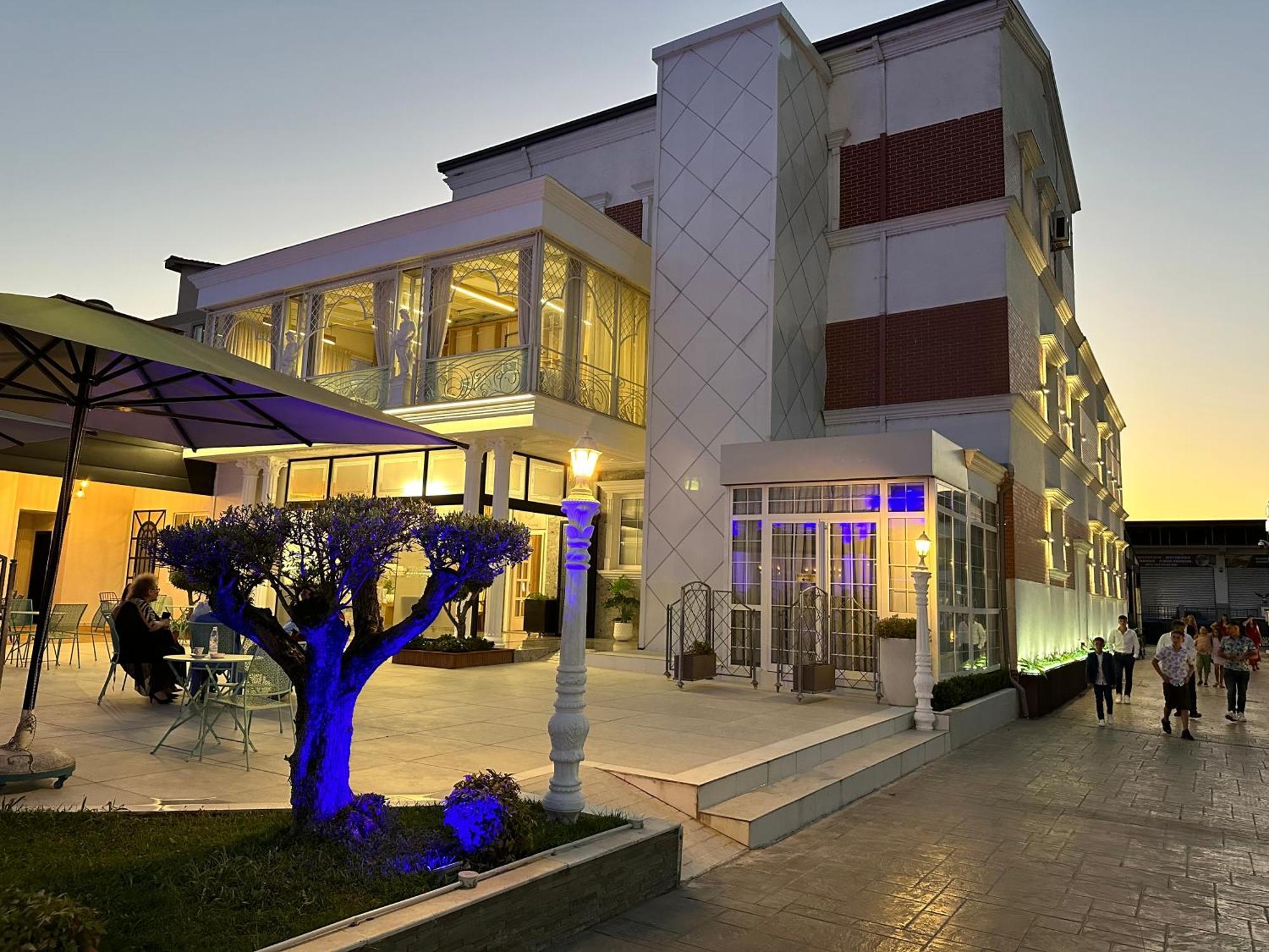 Hotel Colis Kamez Екстер'єр фото