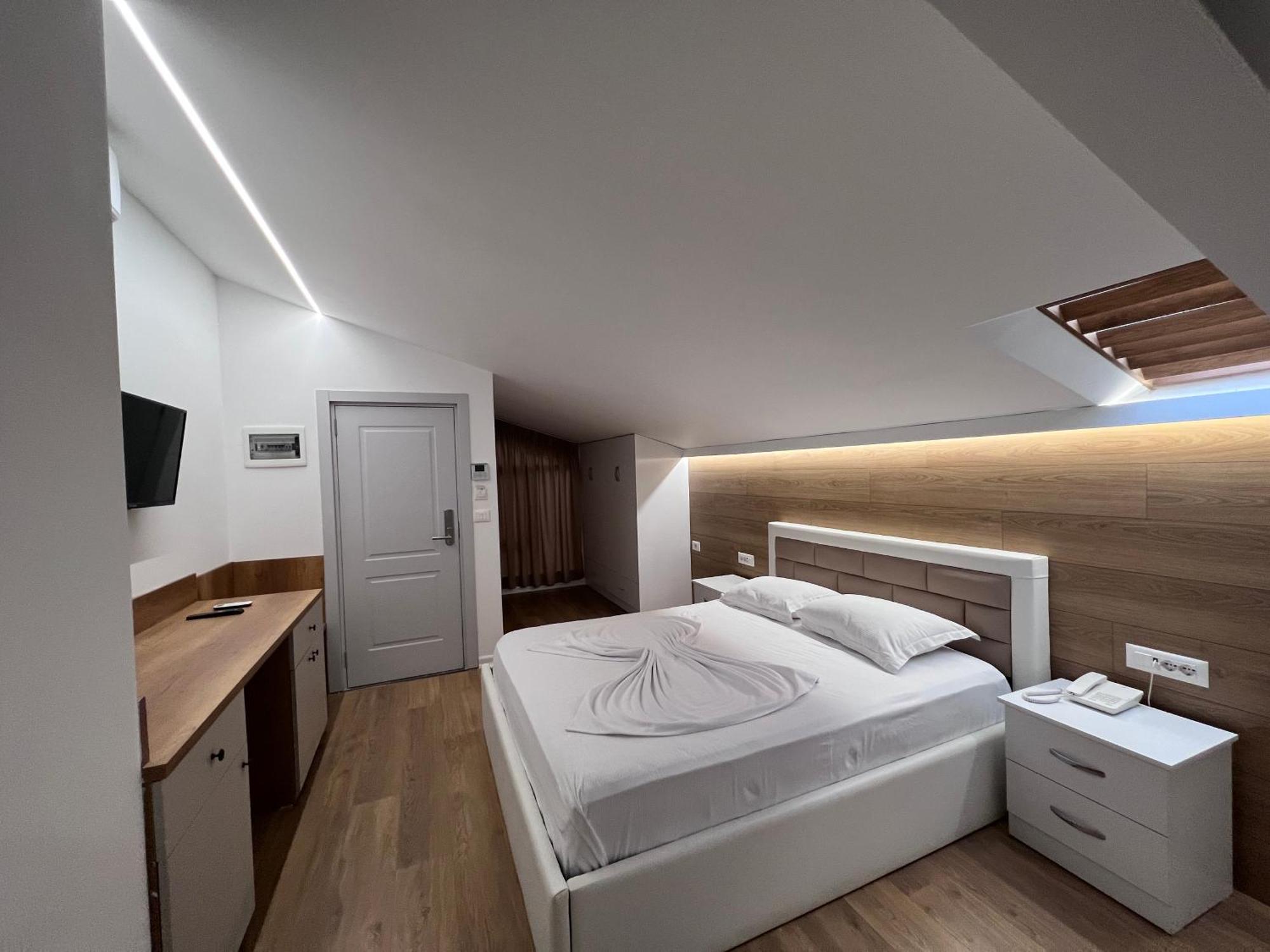 Hotel Colis Kamez Екстер'єр фото
