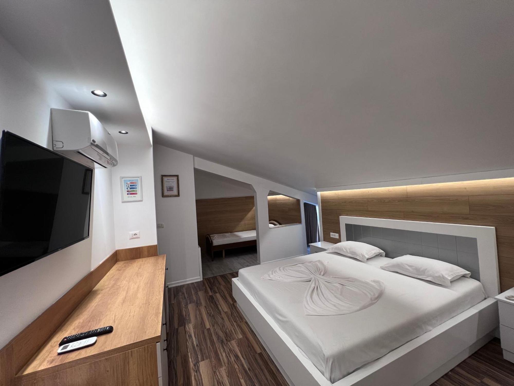 Hotel Colis Kamez Екстер'єр фото