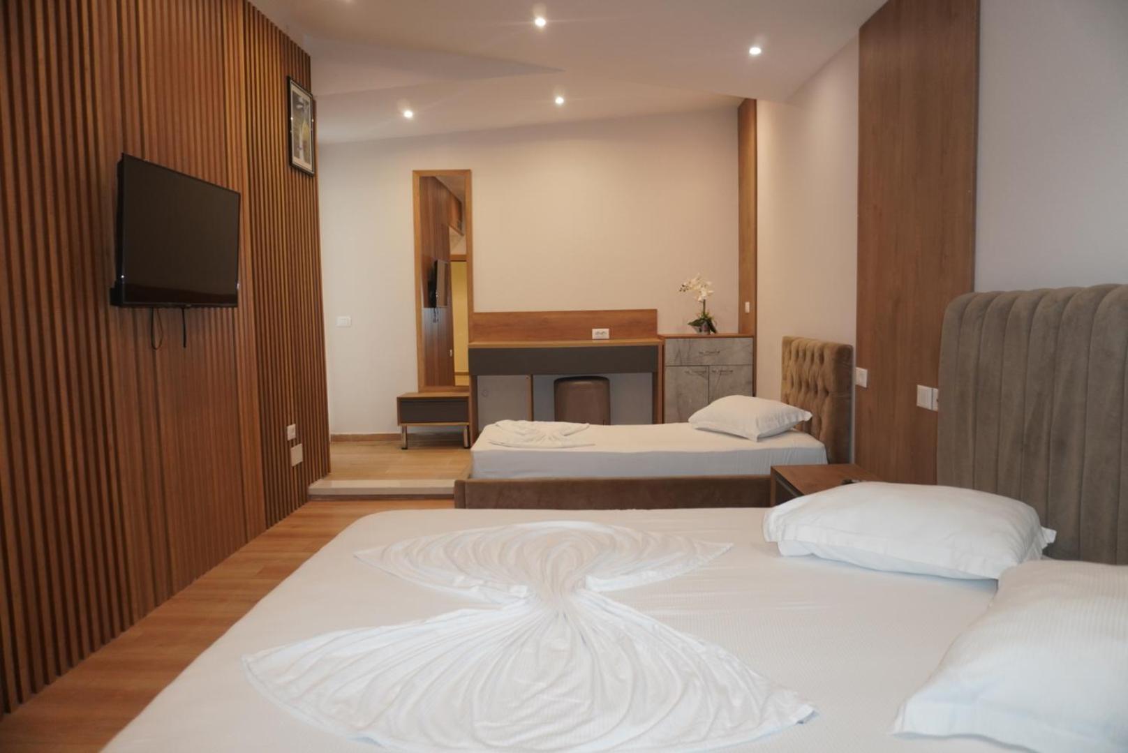 Hotel Colis Kamez Екстер'єр фото