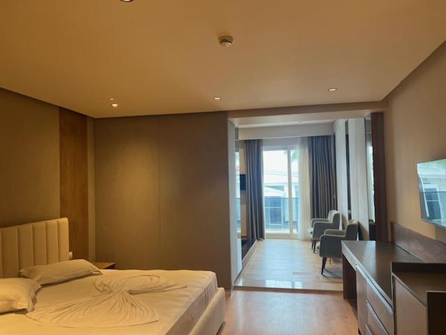 Hotel Colis Kamez Екстер'єр фото