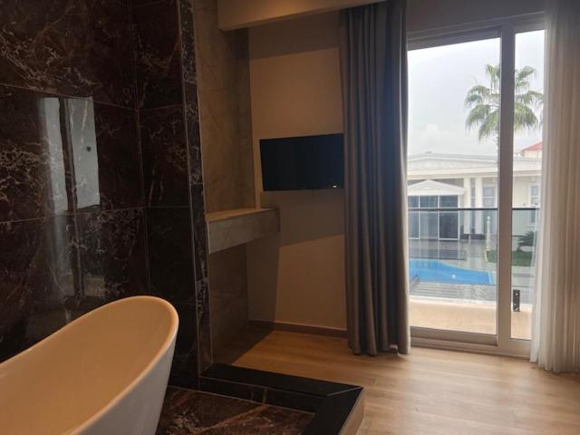 Hotel Colis Kamez Екстер'єр фото
